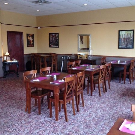 Kings Inn Бел Форш Екстериор снимка